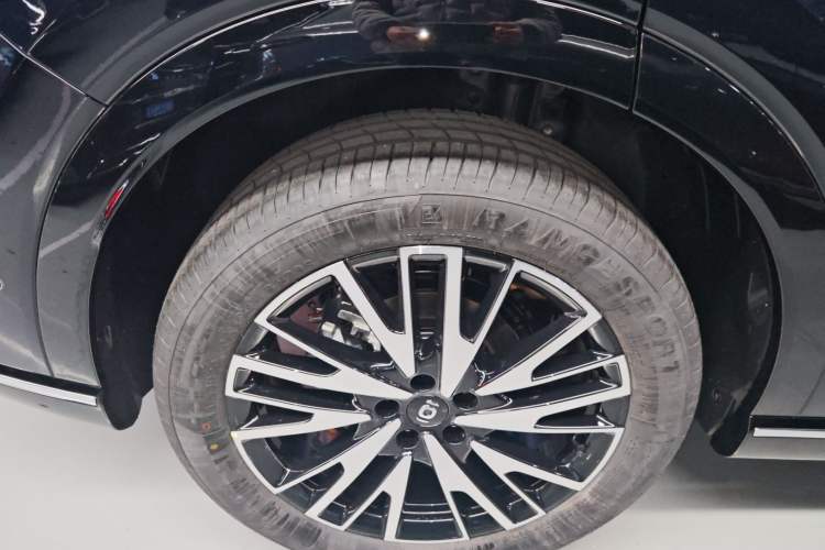 Used CHANGAN NEVO Q07 2025 215 Prestige Edition Right Rear Wheel Hub