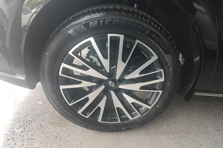 Used CHANGAN NEVO Q07 2025 215 Flagship PLUS Right Rear Wheel Hub