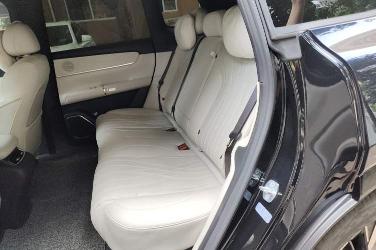 Used CHANGAN NEVO Q07 2025 215 Prestige Edition Left Rear Seat