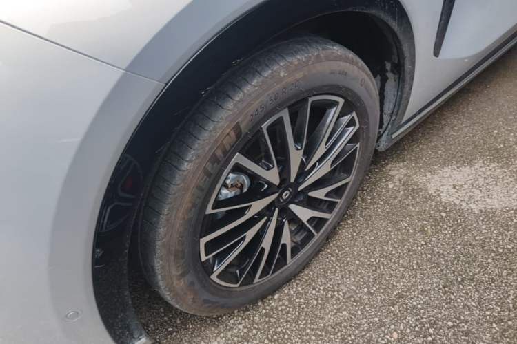 Used CHANGAN NEVO Q07 2025 215 Flagship PLUS Left Front Wheel Hub
