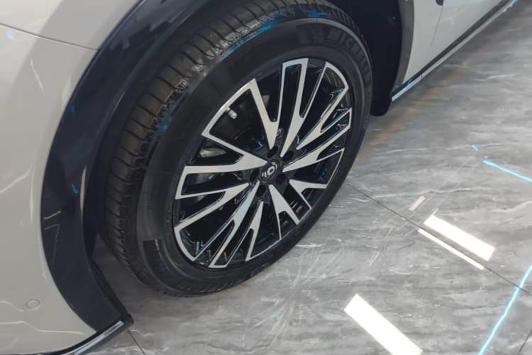 Used CHANGAN NEVO Q07 2025 215 Flagship PLUS Left Front Wheel Hub