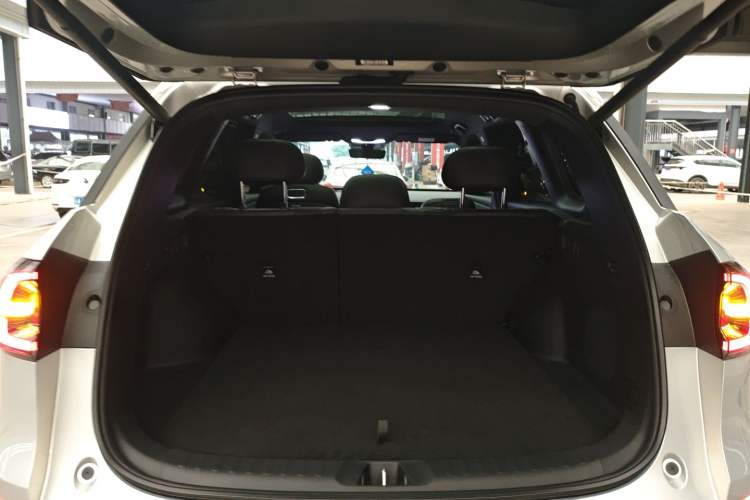 Used CHANGAN NEVO Q07 2025 215 Flagship Edition Trunk