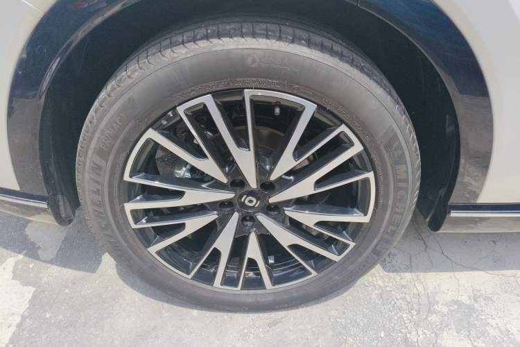 Used CHANGAN NEVO Q07 2025 215 Flagship PLUS Exterior 8