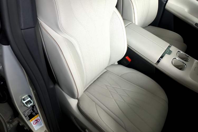 Used CHANGAN NEVO Q07 2025 Model 215 Laser Flagship PLUS Right Front Seat