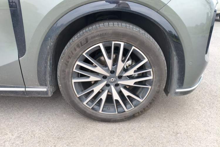 Used CHANGAN NEVO Q07 2025 215 Flagship PLUS Right Front Wheel Hub