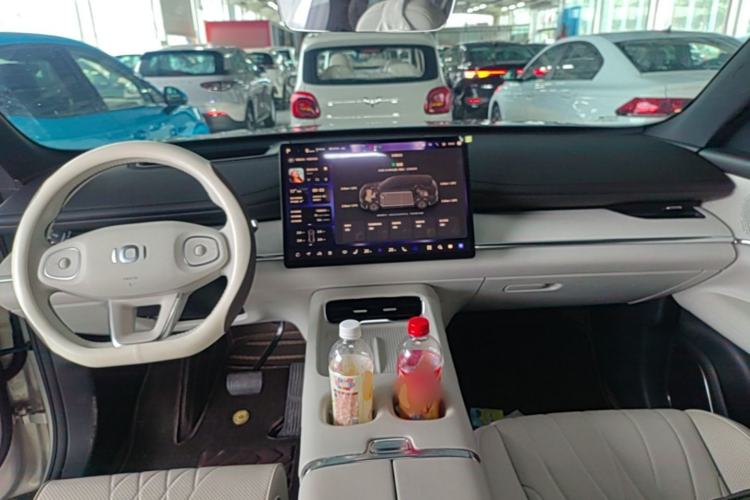 Used CHANGAN NEVO Q07 2025 215 Prestige Edition Center Console