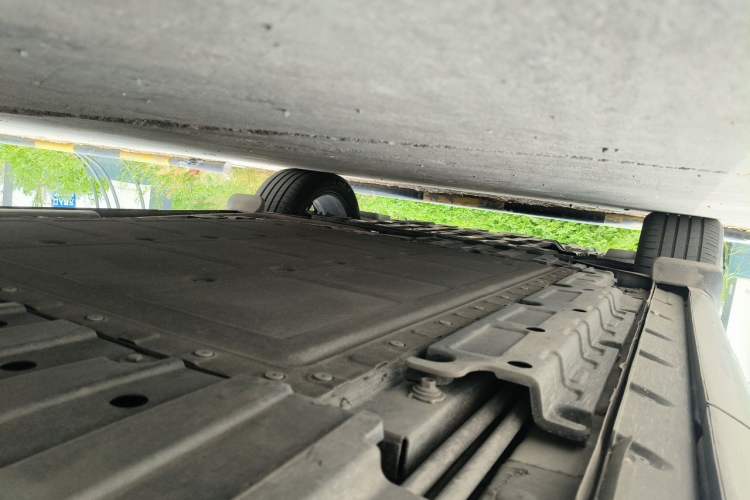 Used CHANGAN NEVO Q07 2025 215 Flagship Edition Chassis Rear Left