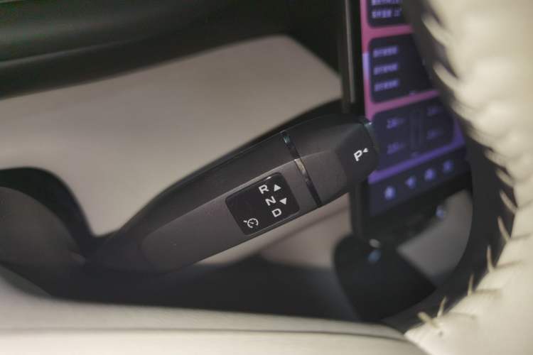 Used CHANGAN NEVO Q07 2025 215 Flagship PLUS Gear Lever