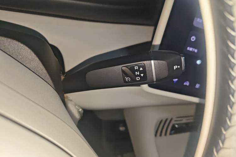 Used CHANGAN NEVO Q07 2025 215 Prestige Edition Gear Lever