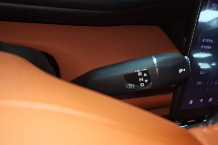Used CHANGAN NEVO Q07 2025 Model 215 Laser Flagship PLUS Gear Lever