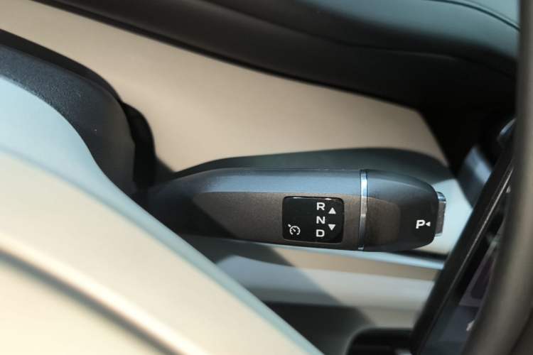 Used CHANGAN NEVO Q07 2025 215 Flagship Edition Gear Lever
