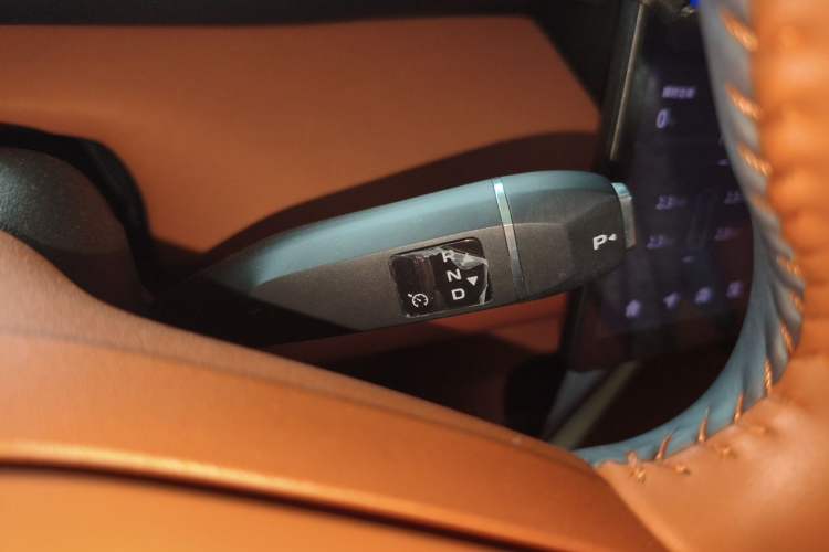 Used CHANGAN NEVO Q07 2025 215 Prestige Edition Gear Lever