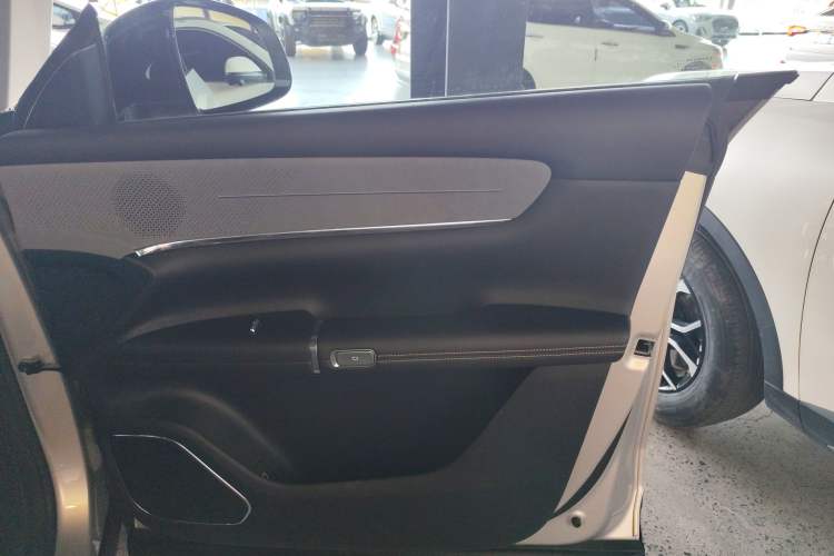 Used CHANGAN NEVO Q07 2025 215 Flagship PLUS Interior 5