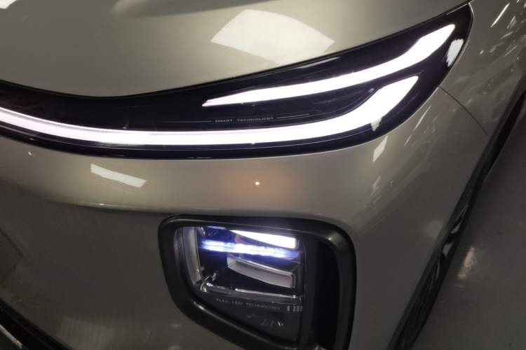 Used CHANGAN NEVO Q07 2025 Model 215 Laser Flagship PLUS Left Front Headlight