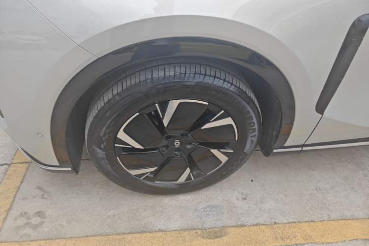 Used CHANGAN NEVO Q07 2025 145 Prestige Edition Left Front Wheel Hub