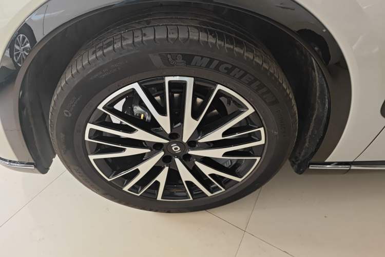 Used CHANGAN NEVO Q07 2025 215 Flagship PLUS Left Front Wheel Hub