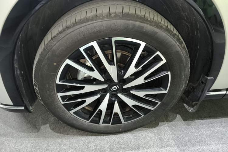 Used CHANGAN NEVO Q07 2025 215 Flagship Edition Left Front Wheel Hub