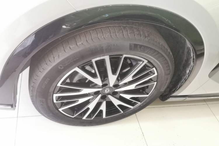 Used CHANGAN NEVO Q07 2025 215 Flagship PLUS Left Front Wheel Hub