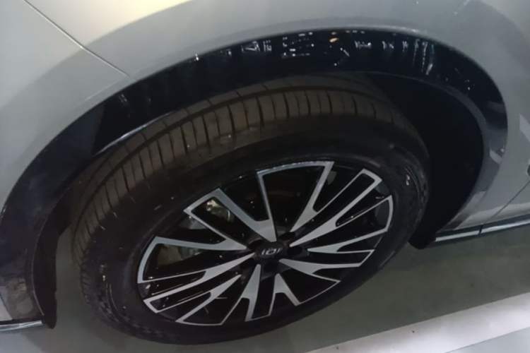 Used CHANGAN NEVO Q07 2025 215 Prestige Edition Left Front Wheel Hub