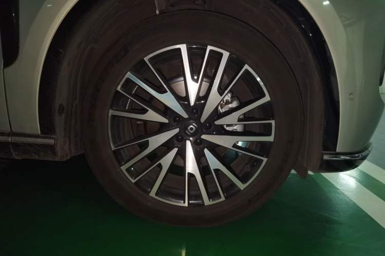 Used CHANGAN NEVO Q07 2025 215 Flagship PLUS Right Front Wheel Hub