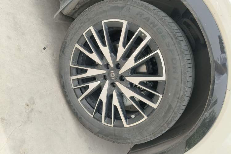Used CHANGAN NEVO Q07 2025 215 Flagship Edition Right Front Wheel Hub