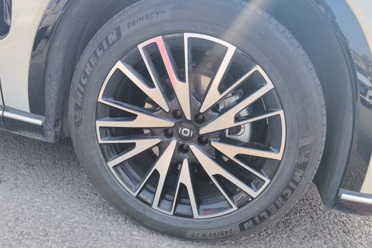 Used CHANGAN NEVO Q07 2025 215 Flagship PLUS Right Front Wheel Hub