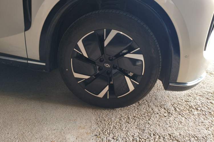 Used CHANGAN NEVO Q07 2025 215 Prestige Edition Right Front Wheel Hub