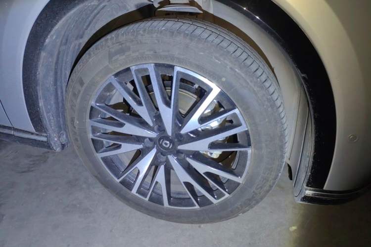 Used CHANGAN NEVO Q07 2025 215 Prestige Edition Right Front Wheel Hub
