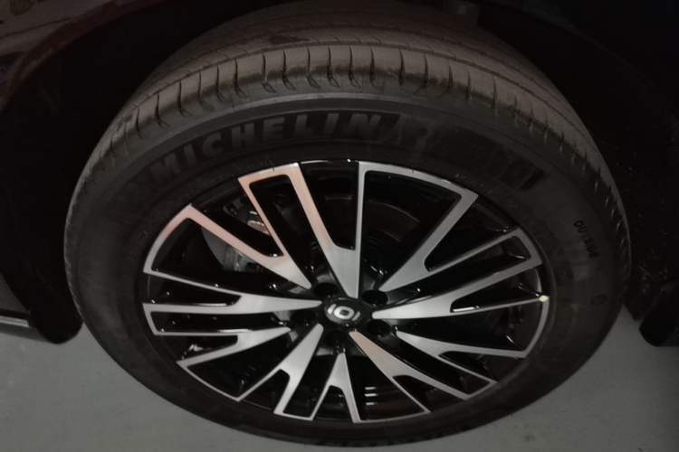 Used CHANGAN NEVO Q07 2025 Model 215 Laser Flagship PLUS Right Rear Wheel Hub