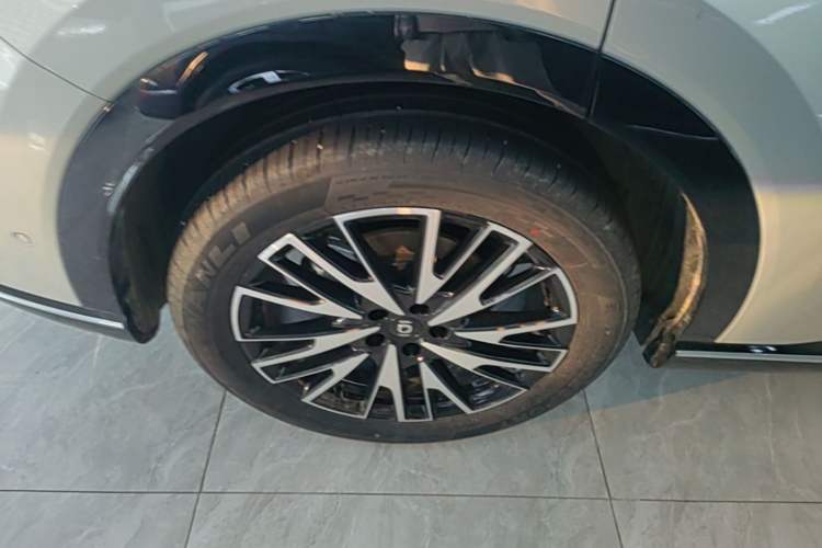 Used CHANGAN NEVO Q07 2025 215 Prestige Edition Right Rear Wheel Hub