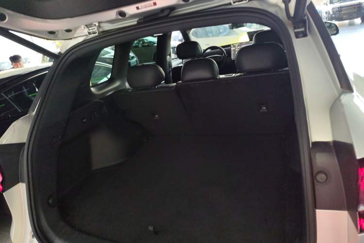 Used CHANGAN NEVO Q07 2025 215 Flagship PLUS Trunk