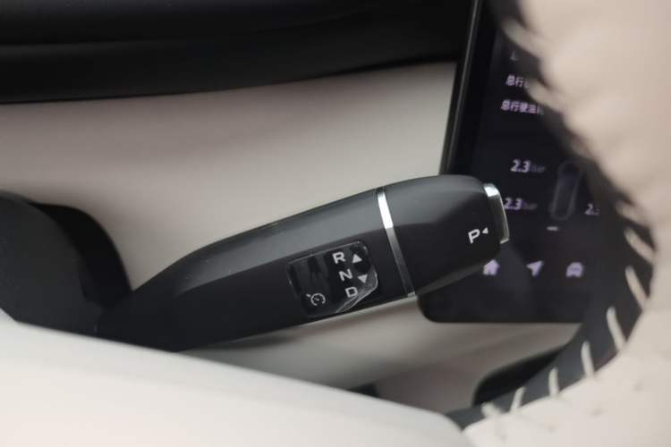 Used CHANGAN NEVO Q07 2025 215 Prestige Edition Gear Lever