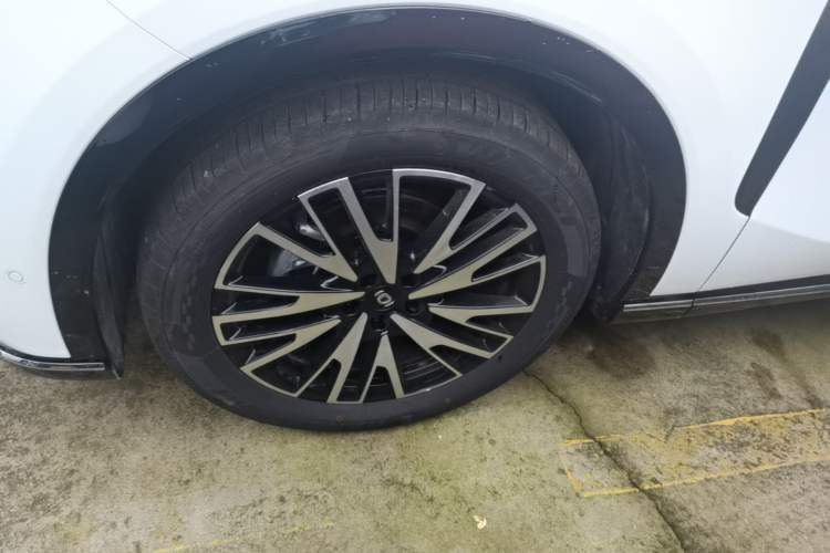 Used CHANGAN NEVO Q07 2025 215 Prestige Edition Left Front Wheel Hub
