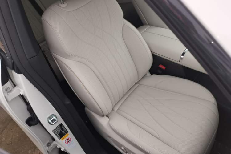 Used CHANGAN NEVO Q07 2025 215 Prestige Edition Right Front Seat