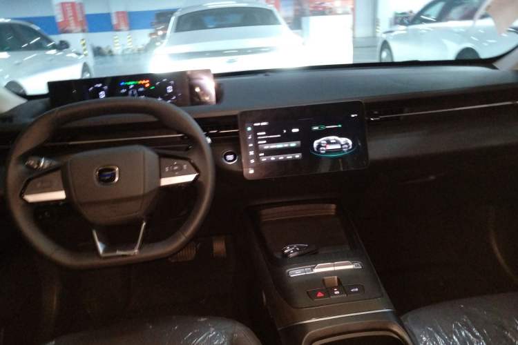 Used CHANGAN OSHAN 520 2025 Standard Edition Center Console