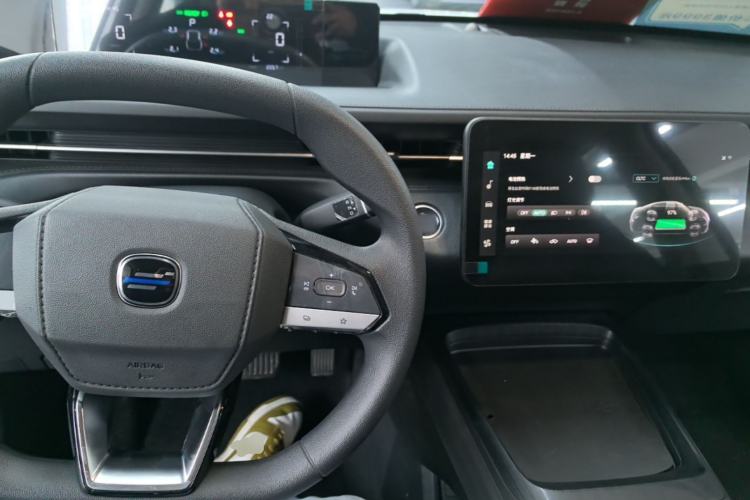 Used CHANGAN OSHAN 520 2025 Standard Edition Center Console