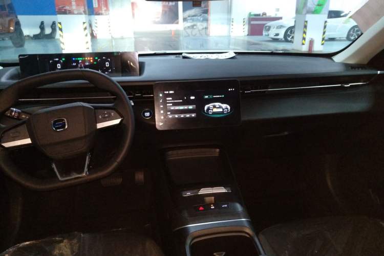 Used CHANGAN OSHAN 520 2025 Standard Edition Center Console