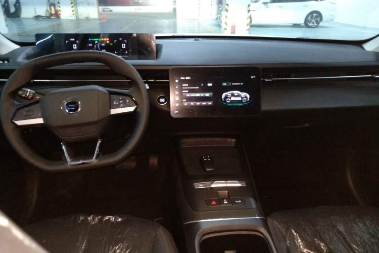 Used CHANGAN OSHAN 520 2025 Standard Edition Center Console