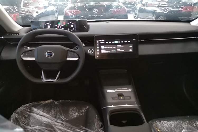 Used CHANGAN OSHAN 520 2025 Standard Edition Center Console