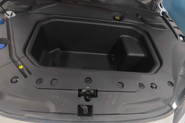 Used CHANGAN OSHAN 520 2025 Standard Edition Engine Bay