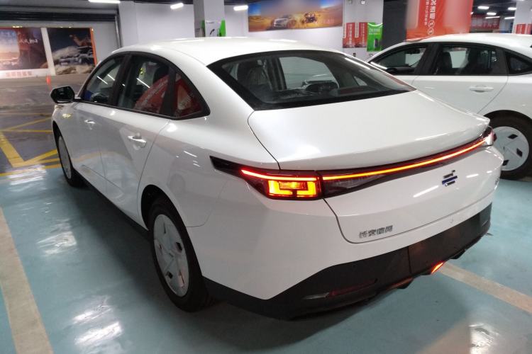 Used CHANGAN OSHAN 520 2025 Standard Edition Exterior 2