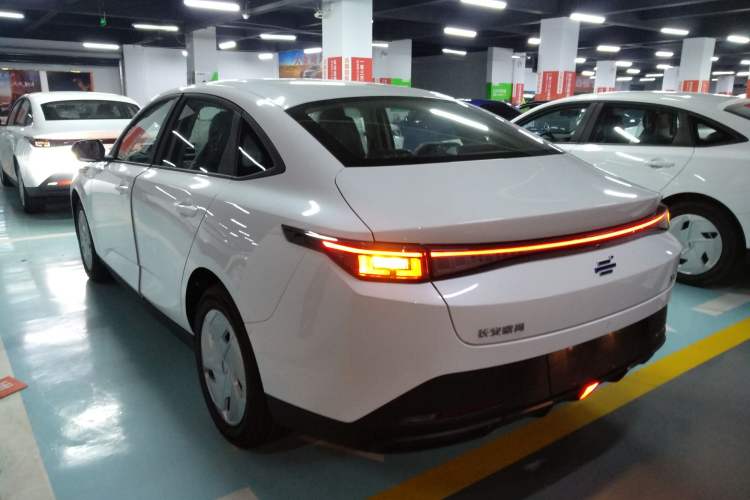 Used CHANGAN OSHAN 520 2025 Standard Edition Exterior 2