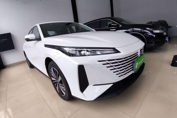 Used CHANGAN OSHAN 520 2025 Standard Edition Front Right 45 Deg