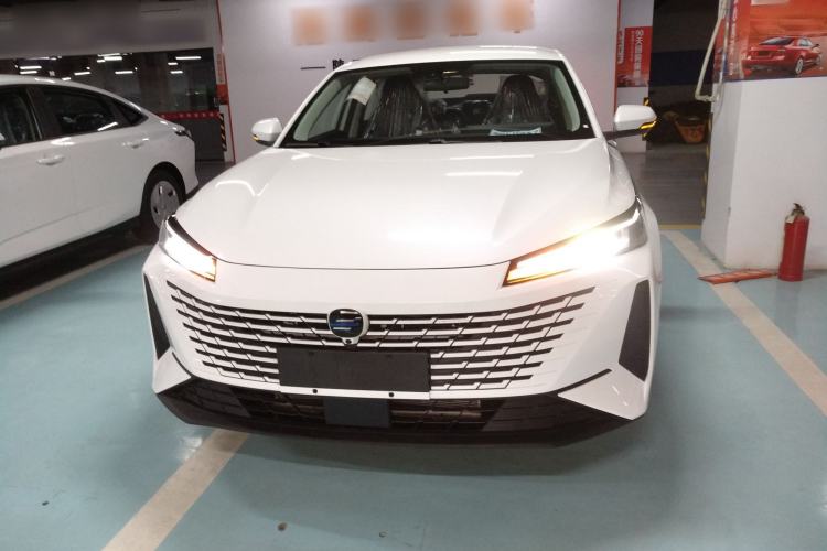 Used CHANGAN OSHAN 520 2025 Standard Edition Front