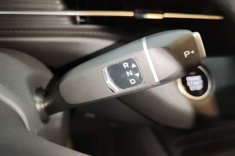 Used CHANGAN OSHAN 520 2025 Standard Edition Gear Lever