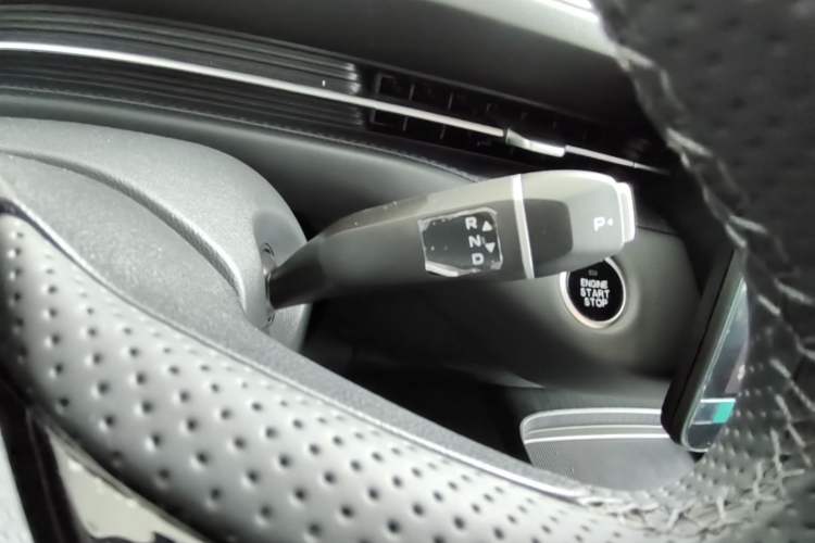 Used CHANGAN OSHAN 520 2025 Standard Edition Gear Lever
