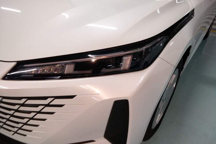 Used CHANGAN OSHAN 520 2025 Standard Edition Left Front Headlight