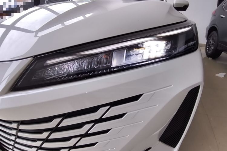 Used CHANGAN OSHAN 520 2025 Standard Edition Left Front Headlight