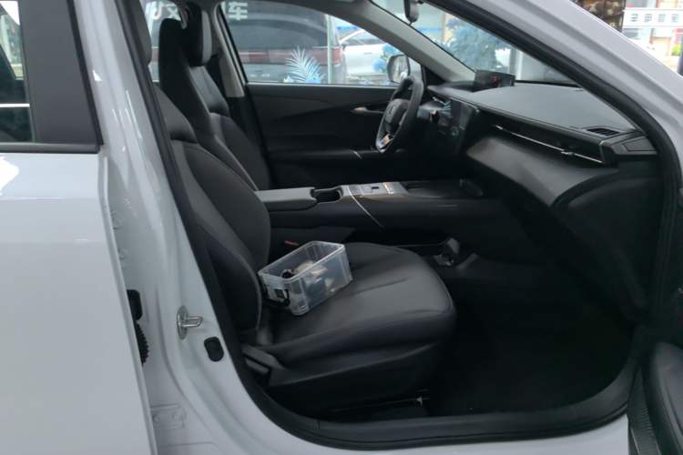 Used CHANGAN OSHAN 520 2025 Standard Edition Right Front Seat