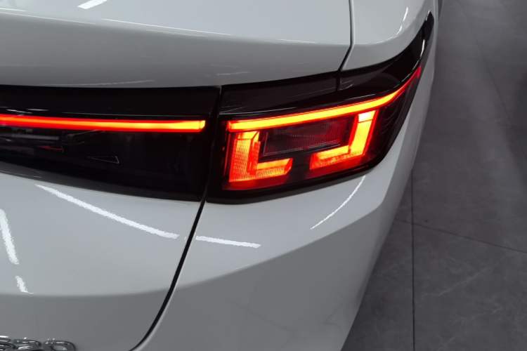 Used CHANGAN OSHAN 520 2025 Standard Edition Right Rear Taillight